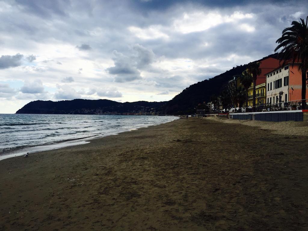 Attico Fronte Mare Alassio Chambre photo